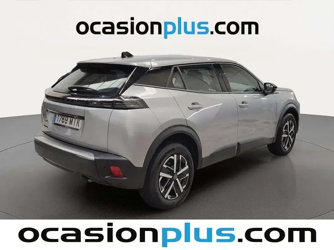 Usado Peugeot 2008 Active 102 CV (75 kW) 2024 Gris SUV