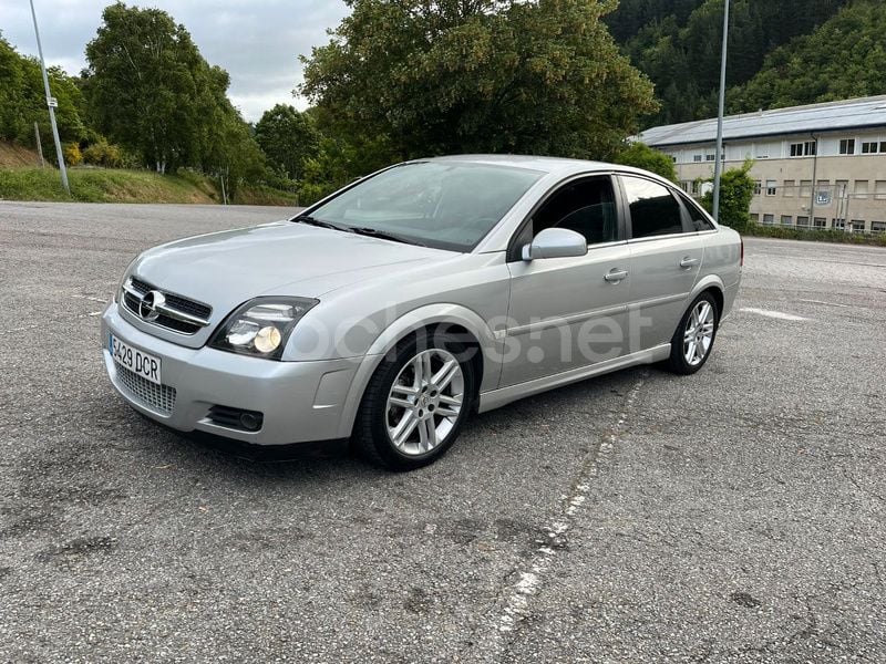 Gris / plata Usado 2004 Opel Vectra GTS Berlina | 2500 € - Imagen 1/4