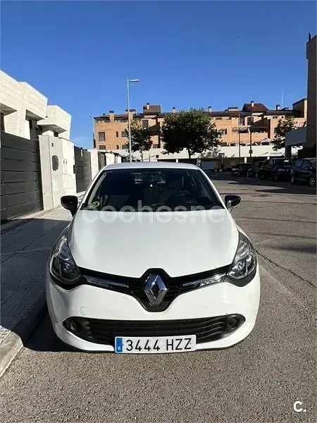 Usado Renault Clio IV Authentique 75 CV (55 kW) 2014 Blanco Berlina