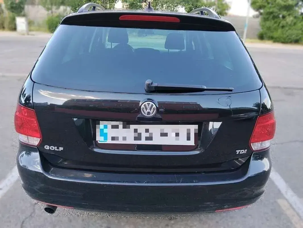 Usado VW Golf VII Advance 105 CV (77 kW) 2013 Negro Familiar
