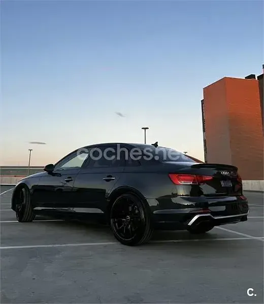 Usado Audi A4 150 CV (110 kW) 2018 Gris / plata Berlina