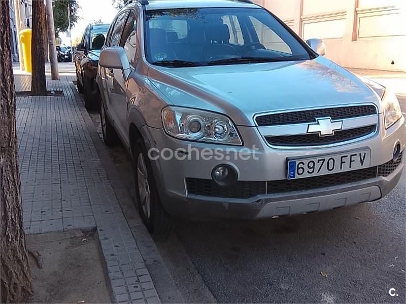 Gris / plata Usado 2006 Chevrolet Captiva LS SUV | 4999 € (Precio justo) - Imagen 1/4