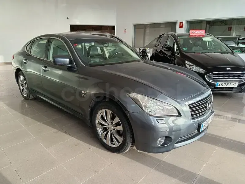 Usado Infiniti Q70 238 CV (175 kW) 2015 Gris / plata Berlina