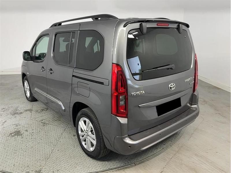 Usado Toyota Proace Verso Active 100 kW (136 CV) 2023 Gris Familiar