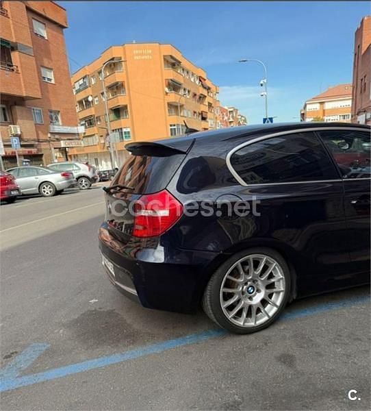 Negro Usado 2008 BMW 118 Utilitario | 7000 € (Precio justo) - Imagen 1/3