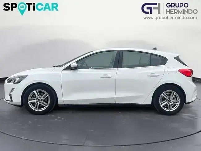 Käytetty Ford Focus Trend+ 120 HP (88 kW) 2021 Valkoinen Sedan