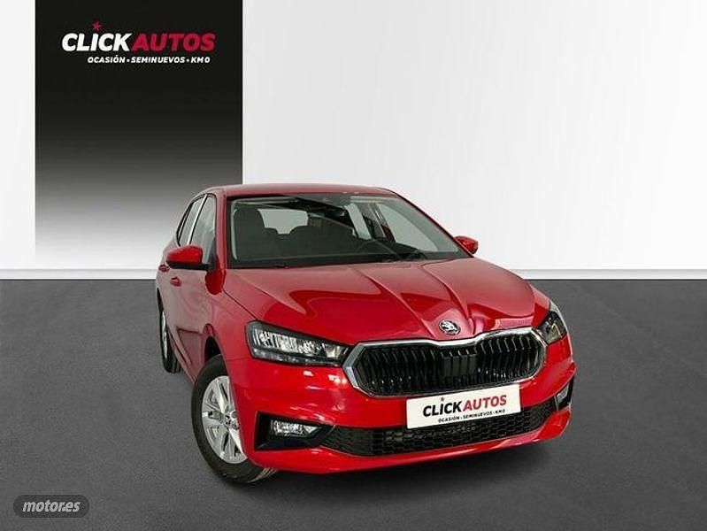 Usado Skoda Fabia Ambition 95 CV (69 kW) 2024 Rojo Utilitario