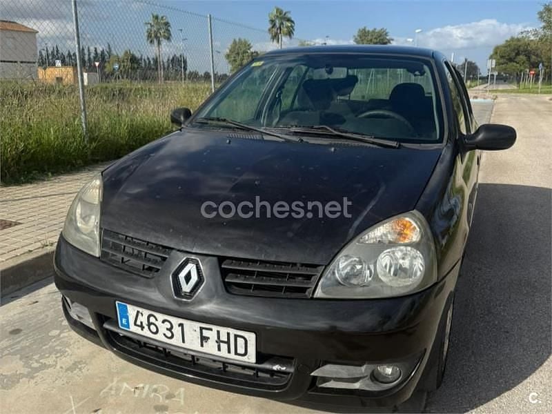 Usado Renault Clio II Campus 65 CV (47 kW) 2006 Gris / plata Berlina