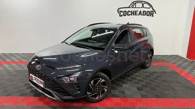 Usado Hyundai Bayon 100 CV (73 kW) 2022 Gris / plata SUV