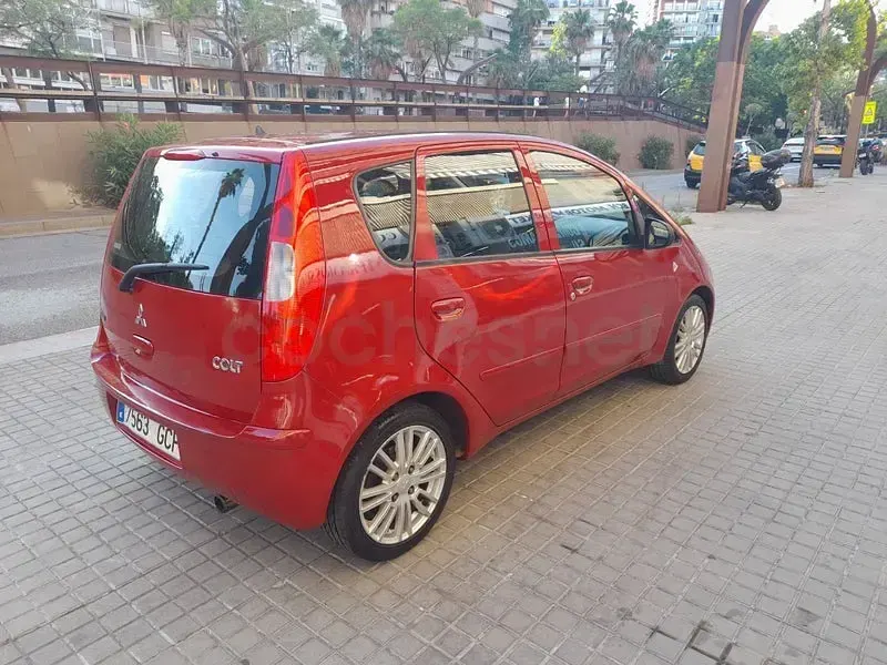 Usado Mitsubishi Colt 95 CV (69 kW) 2008 Granate Monovolumen