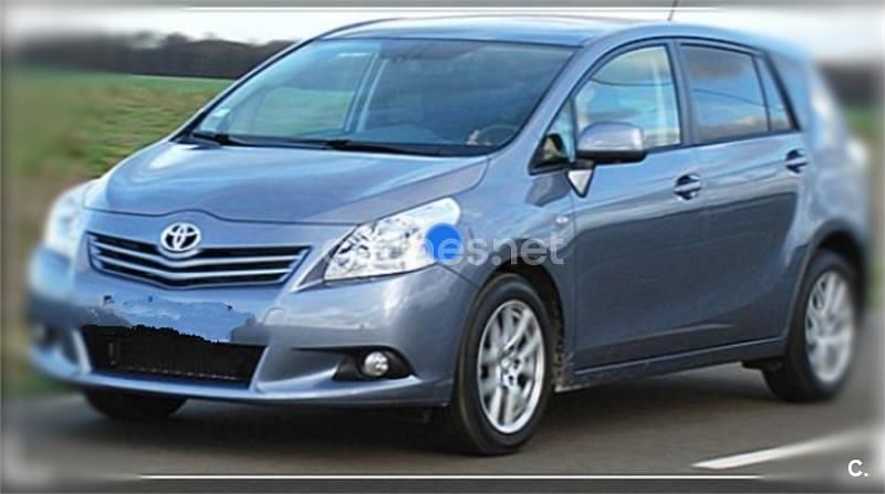 Usado Toyota Verso Live 126 CV (92 kW) 2010 Gris / plata Monovolumen