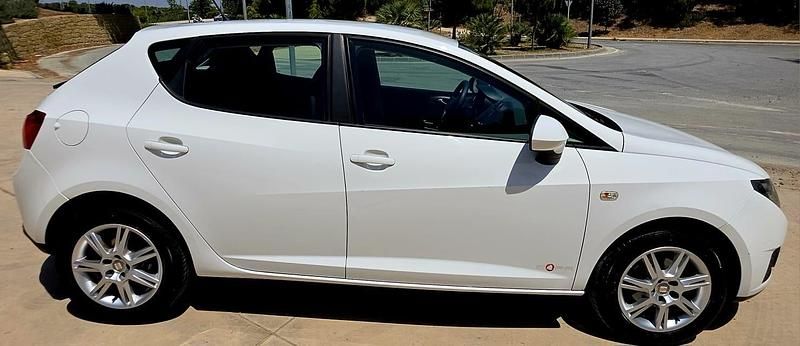 Usado Seat Ibiza Reference 90 CV (66 kW) 2012 Blanco