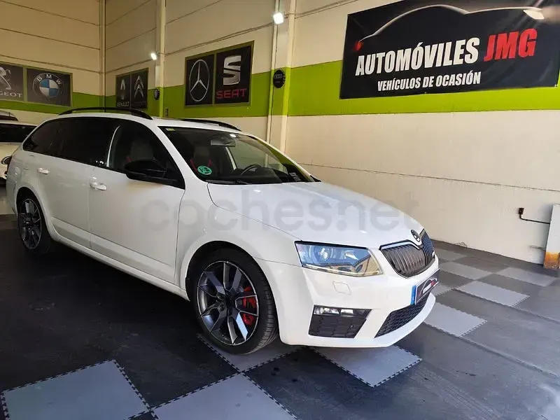 Usado Skoda Octavia RS 220 CV (161 kW) 2014 Blanco Familiar