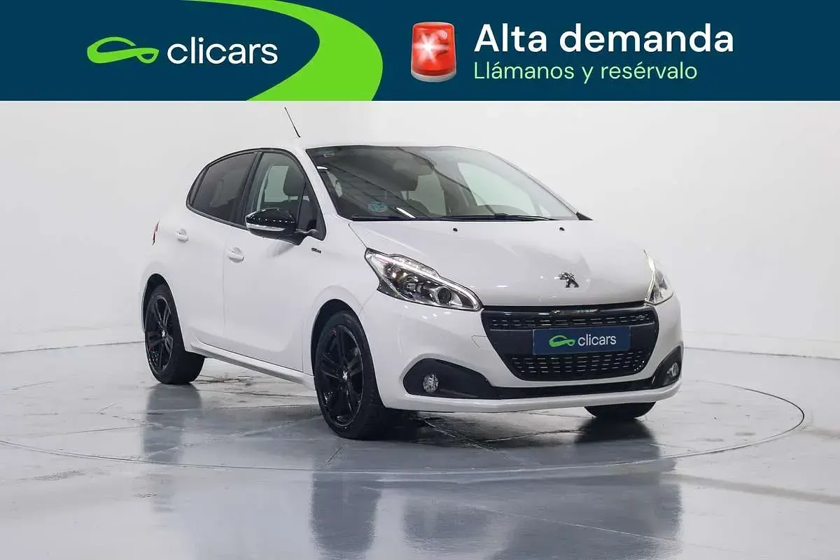 Usado Peugeot 208 GT-line 102 CV (75 kW) 2019 Blanco Utilitario