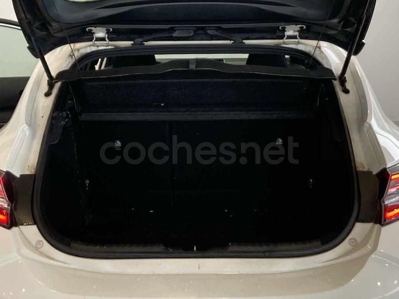 Usado Toyota Corolla Active 122 CV (89 kW) 2022 Blanco Berlina