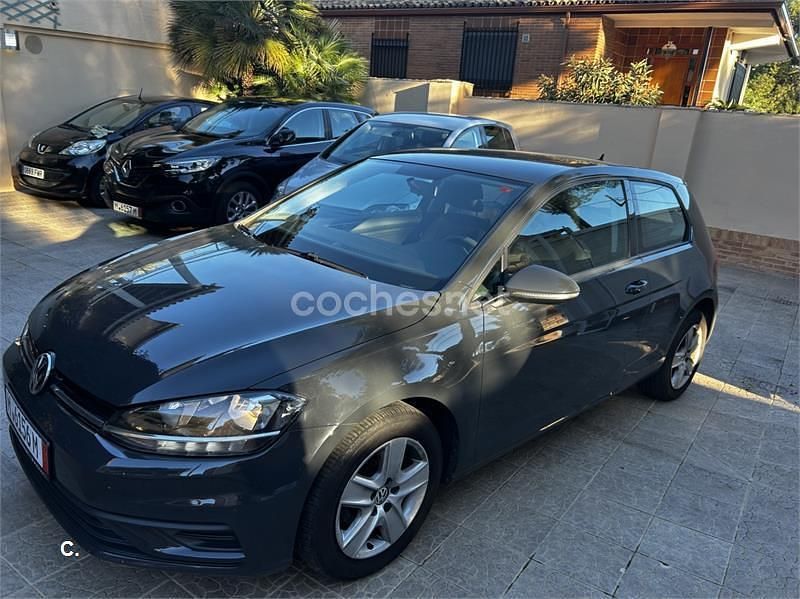 Usado VW Golf VII Edition 110 CV (80 kW) 2018 Gris / plata Berlina