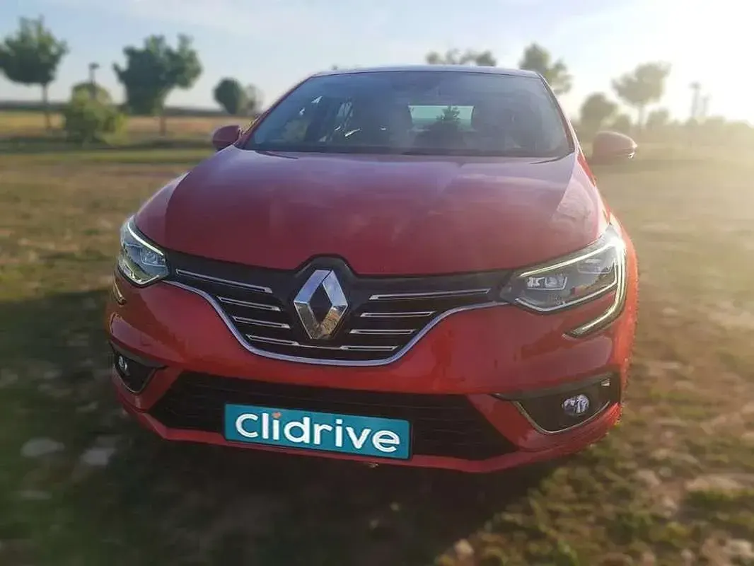 Usado Renault Mégane LIMITED 132 CV (97 kW) 2018 Rojo Utilitario