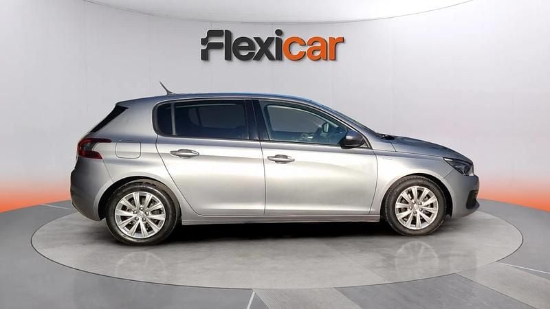 Usado Peugeot 308 Style 131 CV (96 kW) 2020 Gris Utilitario