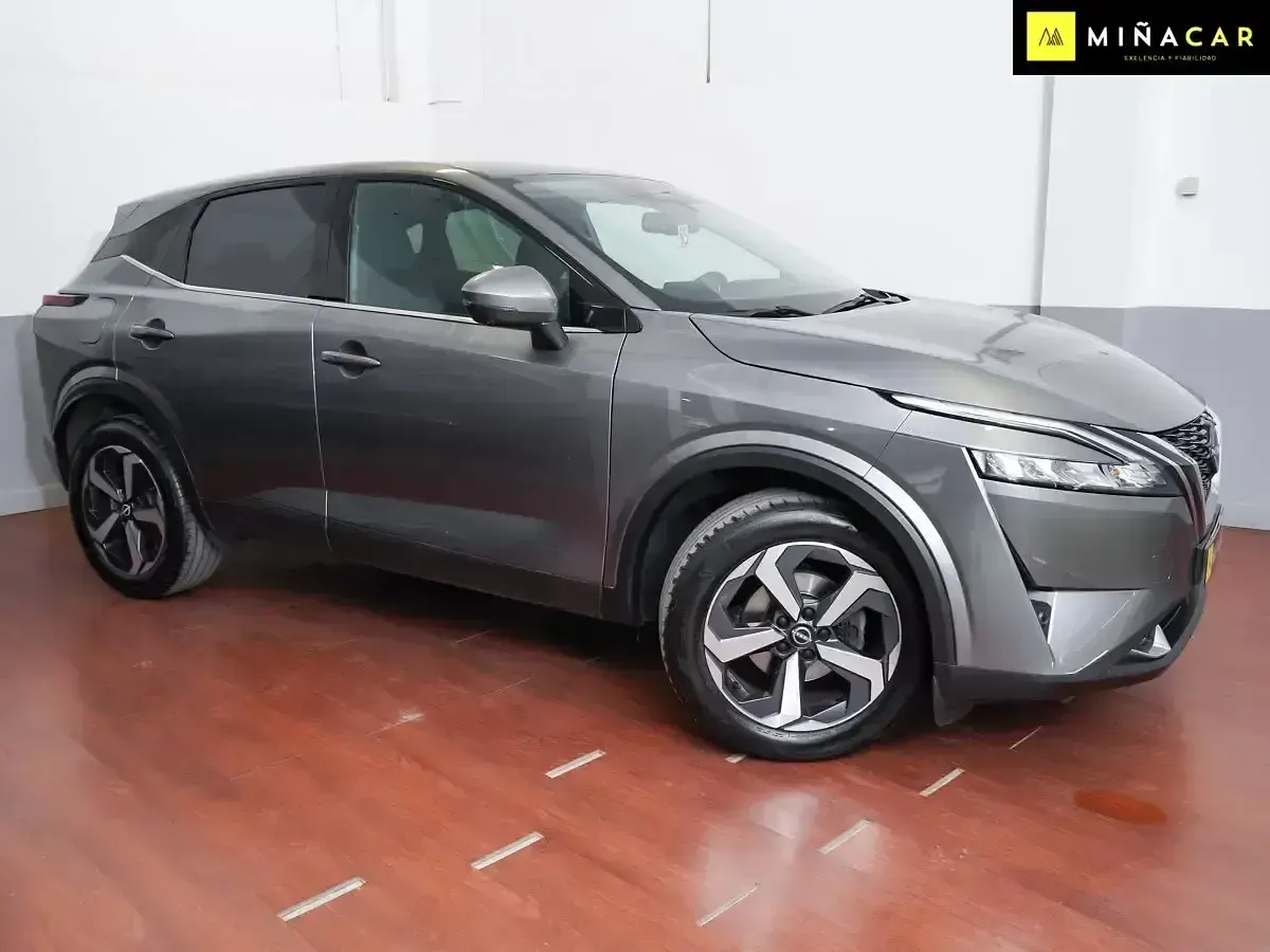 Usado Nissan Qashqai N-Connecta 140 CV (102 kW) 2023 Gris / plata SUV