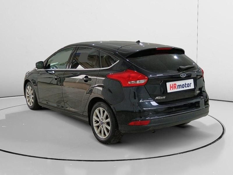 Usado Ford Focus Titanium 126 CV (92 kW) 2015 Negro Berlina
