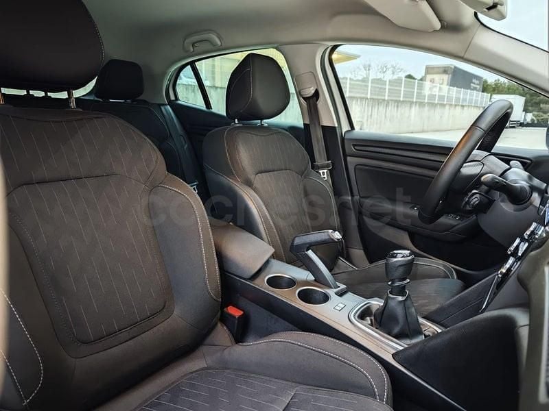 Usado Renault Mégane IV LIMITED 115 CV (84 kW) 2020 Blanco Berlina