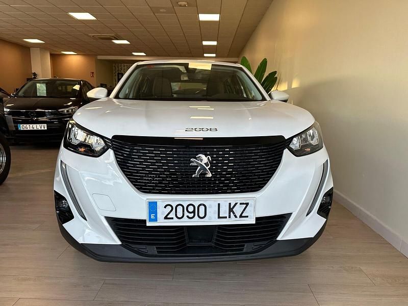 Usado Peugeot 2008 Active 100 CV (73 kW) 2020 Blanco SUV