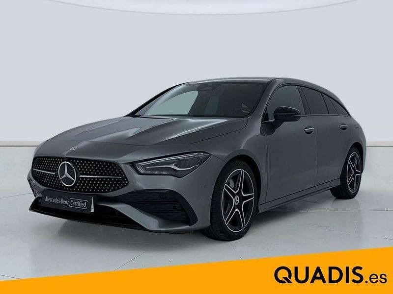 Gris montaña Usado 2024 Mercedes CLA200 Shooting Brake Familiar | 35.900 € (Buen precio) - Imagen 1/4