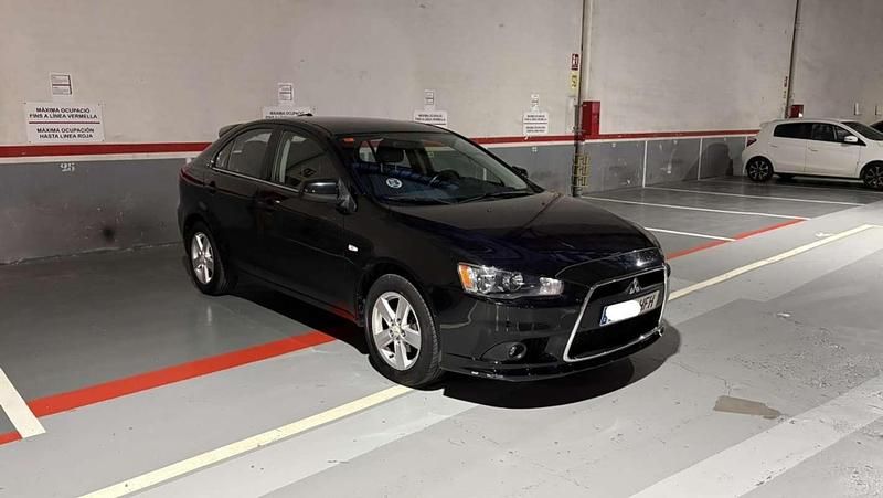 Usado Mitsubishi Lancer Sportback Invite 140 CV (102 kW) 2011 Negro Berlina