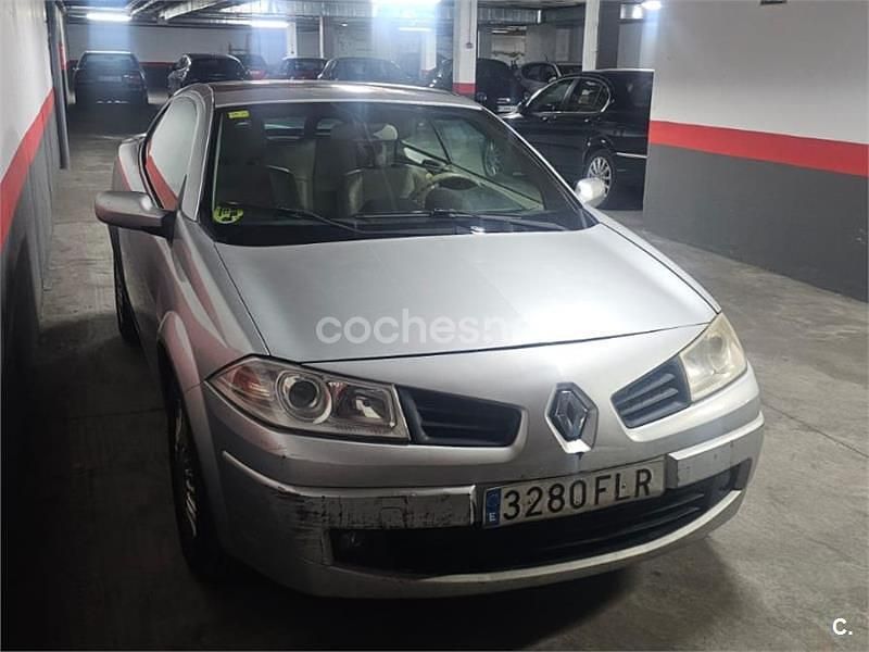 Usado Renault Mégane Cabriolet Extreme 130 CV (95 kW) 2008 Gris / plata Descapotable