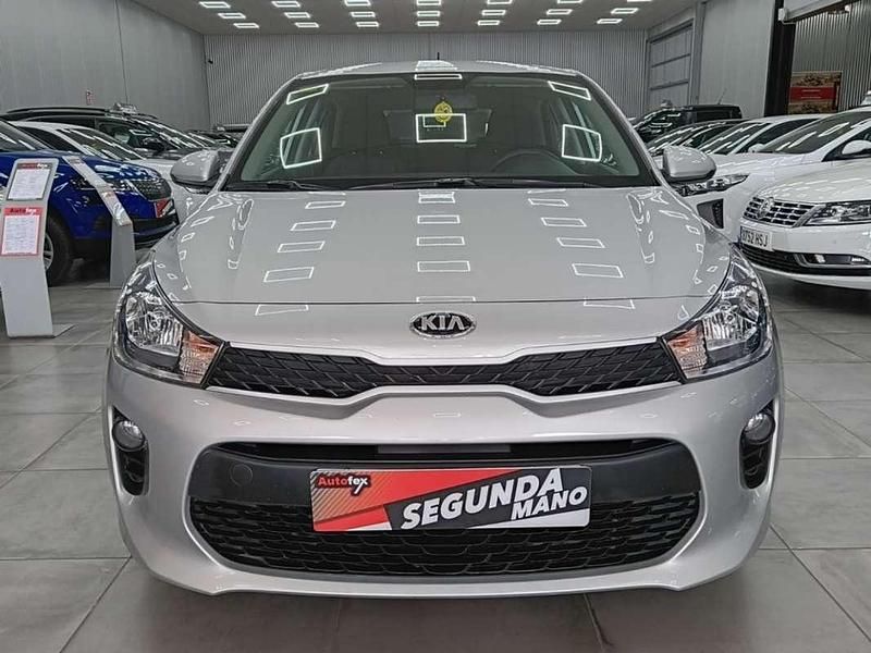 Usado Kia Rio 84 CV (61 kW) 2017 Gris Utilitario