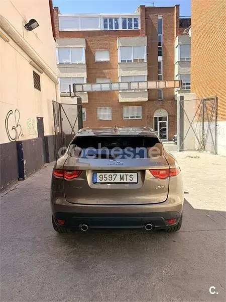 Usado Jaguar F-Pace Portfolio 300 CV (220 kW) 2018 Marrón SUV