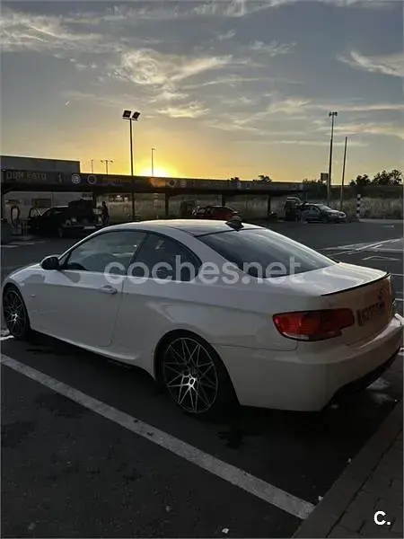 Usado BMW 320 170 CV (125 kW) 2007 Blanco Coupe