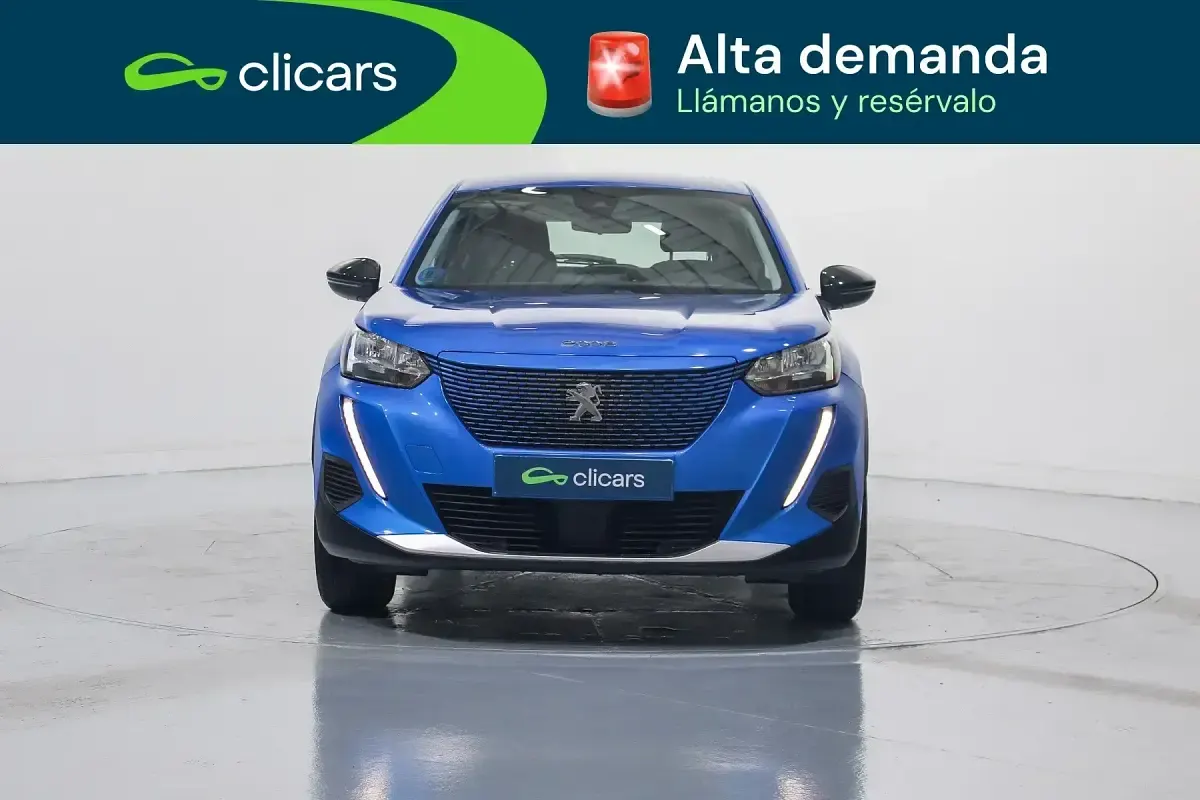 Usado Peugeot e-2008 Active 100 kW (136 CV) 2022 Azul SUV
