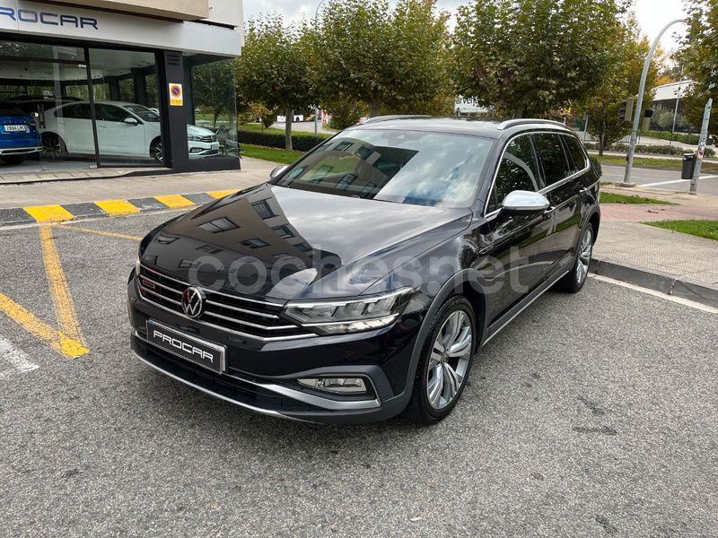 Negro Usado 2020 VW Passat Alltrack Familiar | 24.900 € (Precio justo) - Imagen 1/4