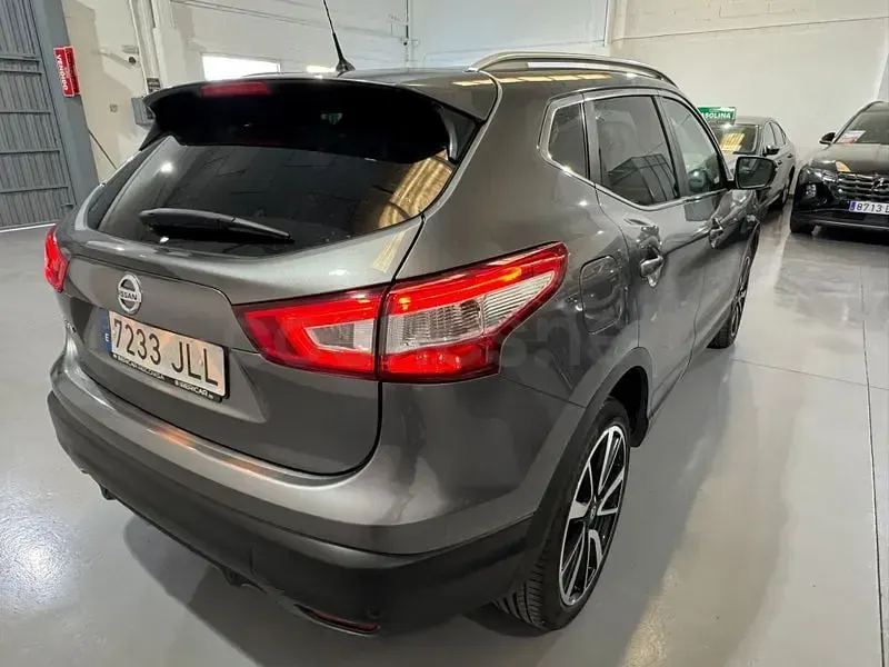 Usado Nissan Qashqai Tekna 116 CV (85 kW) 2016 Gris / plata SUV