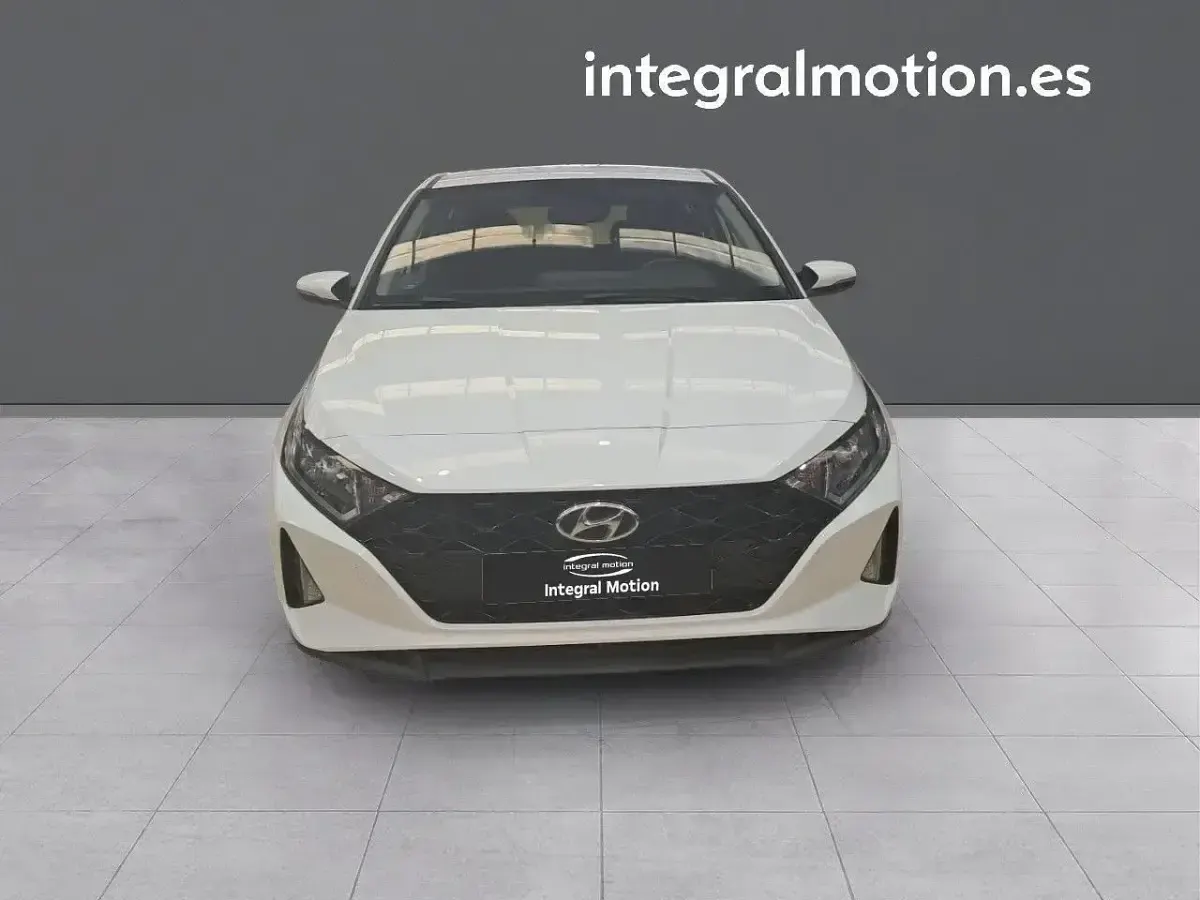 Begagnad Hyundai i20 100 HK (73 kW) 2021 Vit Halvkombi