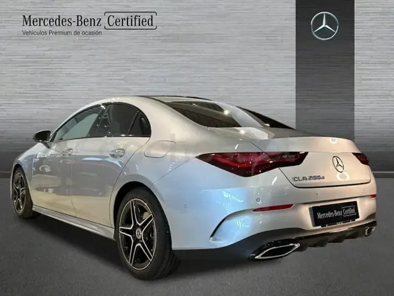 Nuevo Mercedes CLA200 AMG line 150 CV (110 kW) 2025 Plata hightech Berlina