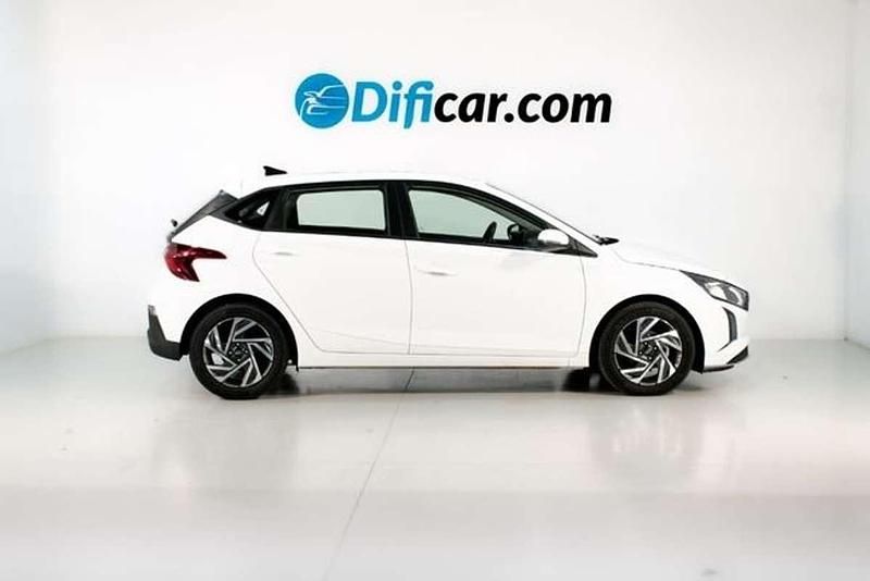 Usado Hyundai i20 86 CV (63 kW) 2024 Blanco Utilitario