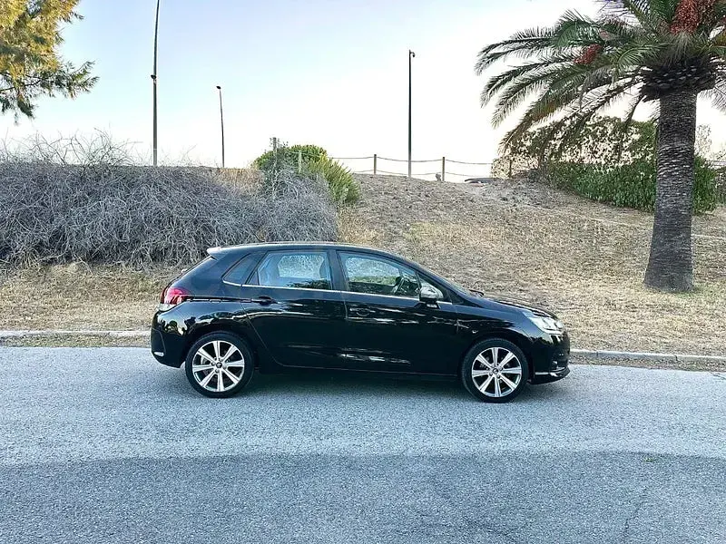 Usado Citroën C4 Feel 130 CV (95 kW) 2017 Negro Berlina