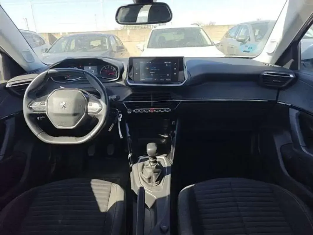 Usado Peugeot 2008 Active 110 CV (80 kW) 2021 Blanco SUV