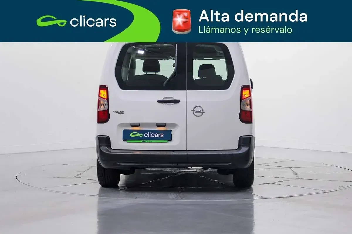 Usado Opel Combo Expression 101 CV (74 kW) 2020 Blanco Monovolumen