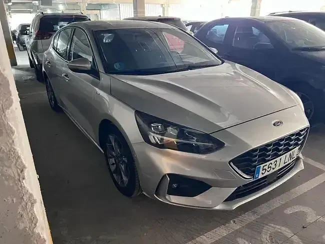 Usado Ford Focus ST-Line 125 CV (91 kW) 2021 Gris Berlina