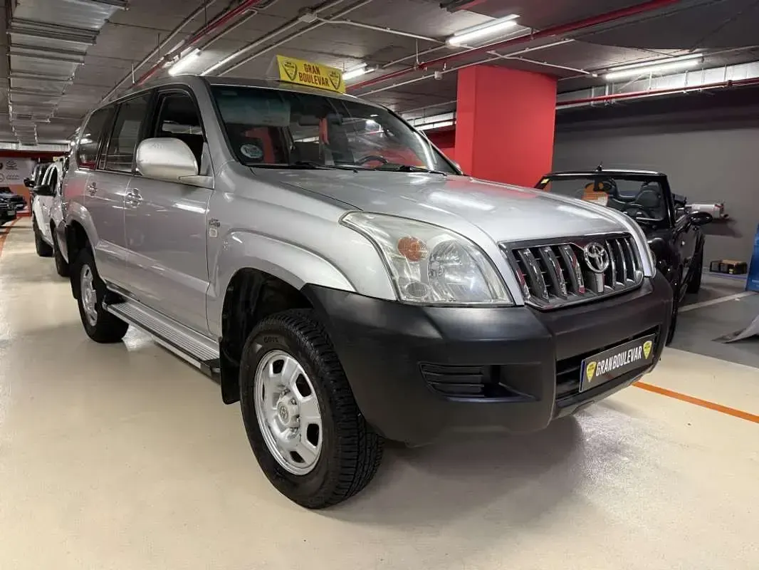 Usado Toyota Land Cruiser 166 CV (122 kW) 2006 Gris SUV
