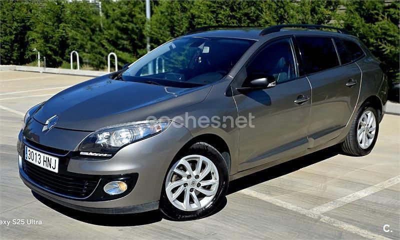 Usado Renault Mégane GrandTour Privilege 130 CV (95 kW) 2012 Beige Familiar