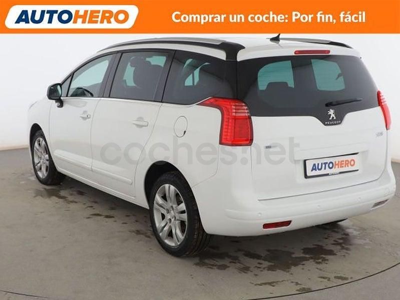 Usado Peugeot 5008 Allure 130 CV (95 kW) 2016 Blanco Monovolumen