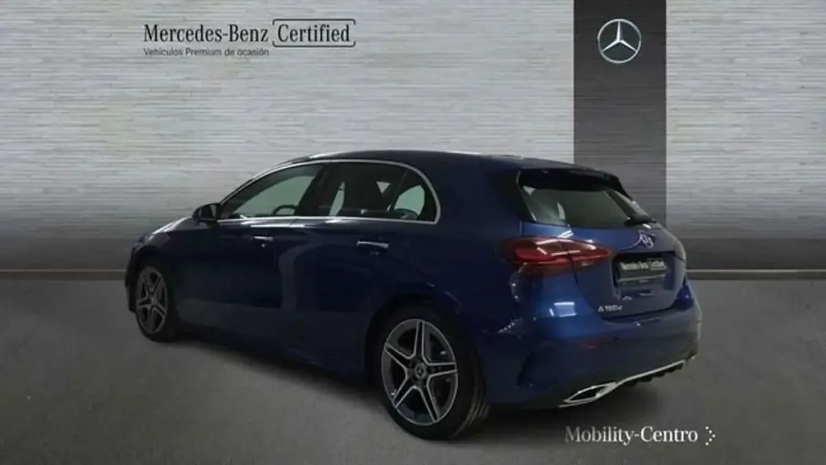 Usado Mercedes A180 109 CV (80 kW) 2024 Azul Utilitario