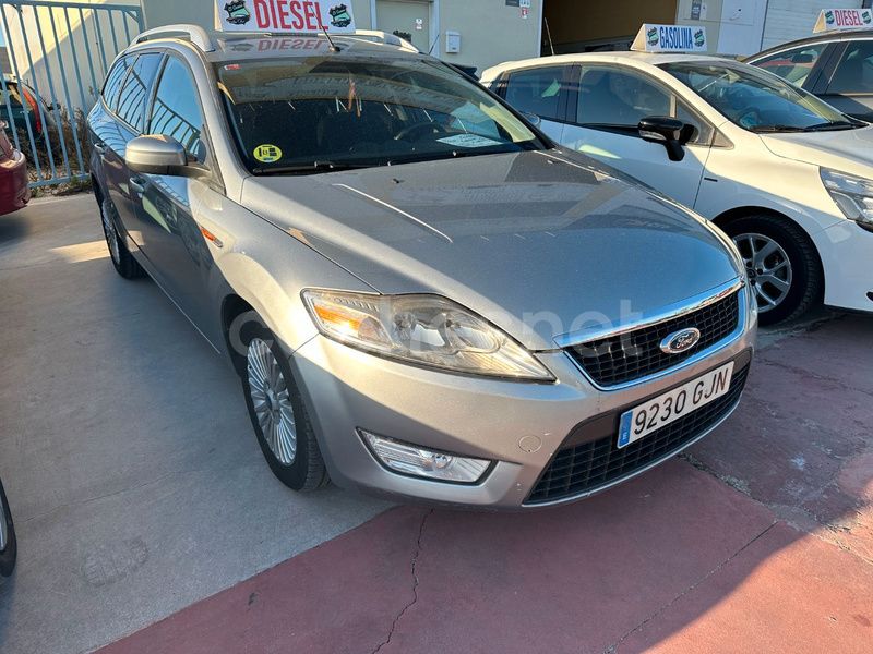 Usado Ford Mondeo Ghia 140 CV (102 kW) 2008 Gris / plata Familiar