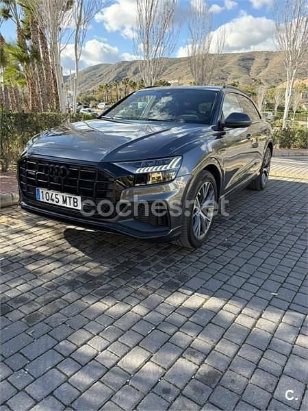 Usado Audi Q8 286 CV (210 kW) 2022 Gris / plata SUV