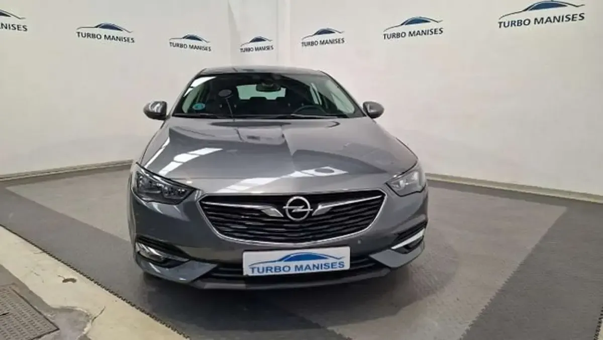 Usado Opel Insignia Innovation 165 CV (121 kW) 2020 Gris Berlina