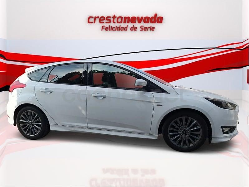 Usado Ford Focus ST-Line 125 CV (91 kW) 2018 Blanco Berlina
